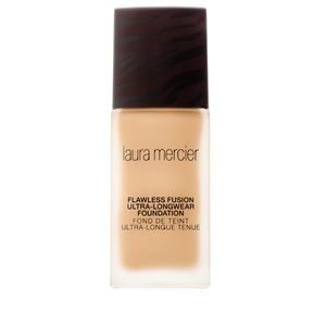 Laura Mercier Foundation in 2N1 Cashew